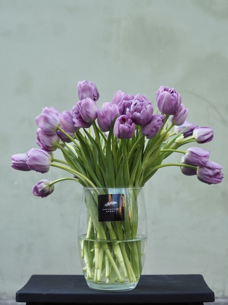 Букет из сиреневых тюльпанов, от 2700 руб. фото 1 — Городской букет