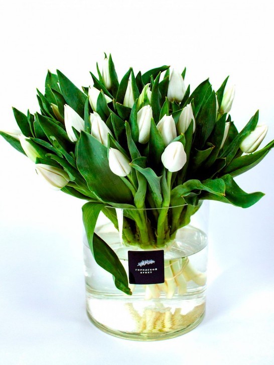 Букет «Дуду» с белыми гладкими тюльпанами, от 3500 руб. фото 1 — Городской букет