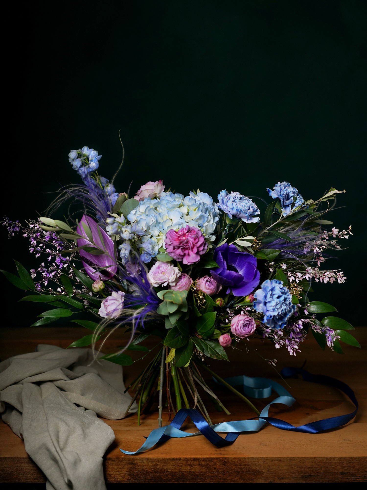 Букет «Принцесса Фиалка» в сказочной нежно-голубой и сиреневой гамме фото 1 — Городской букет