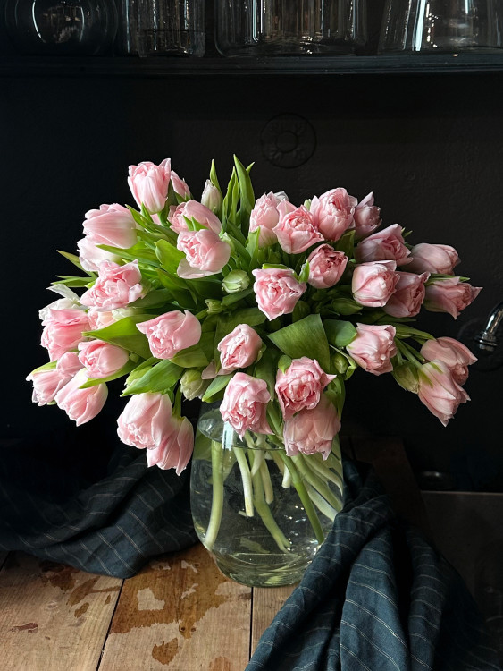 Букет «Моя принцесса» из пудровых пионовидных тюльпанов, от 3750 руб. &mdash; Городской букет