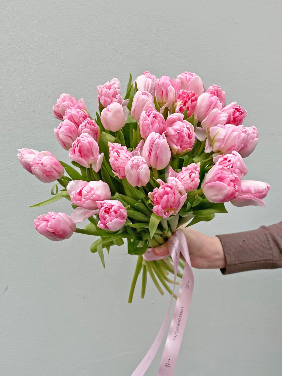 Букет «Фокстрот» из розовых пионовидных тюльпанов, от 5850 руб. &mdash; Городской букет