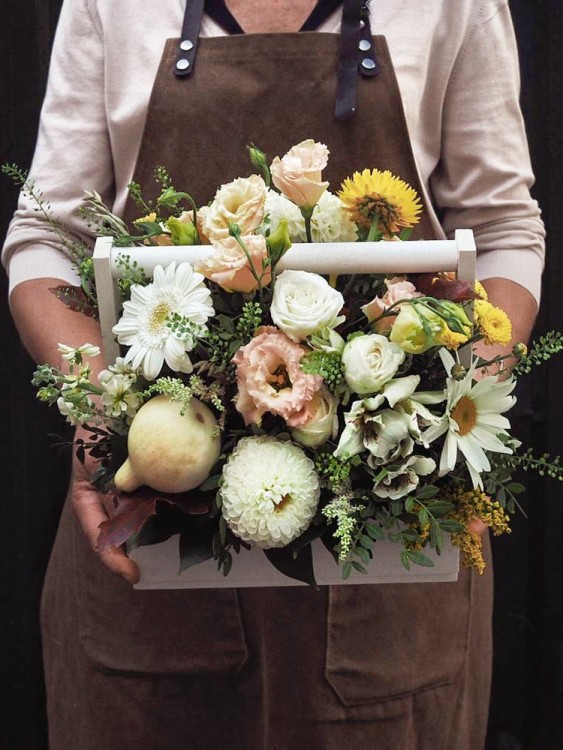 Цветочный ящик «Луи» с белой тыковкой — Городской букет