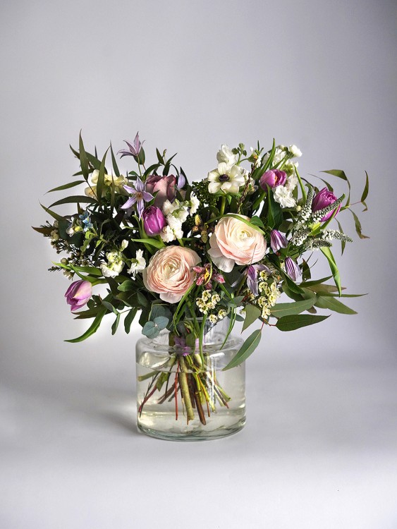 Нежно-сиреневый букет «Весенний поцелуй» — Городской букет