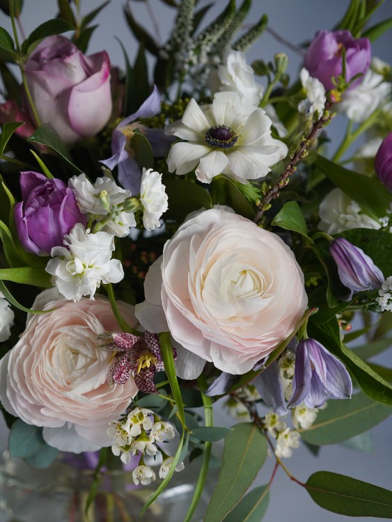 Нежно-сиреневый букет «Весенний поцелуй» — Городской букет