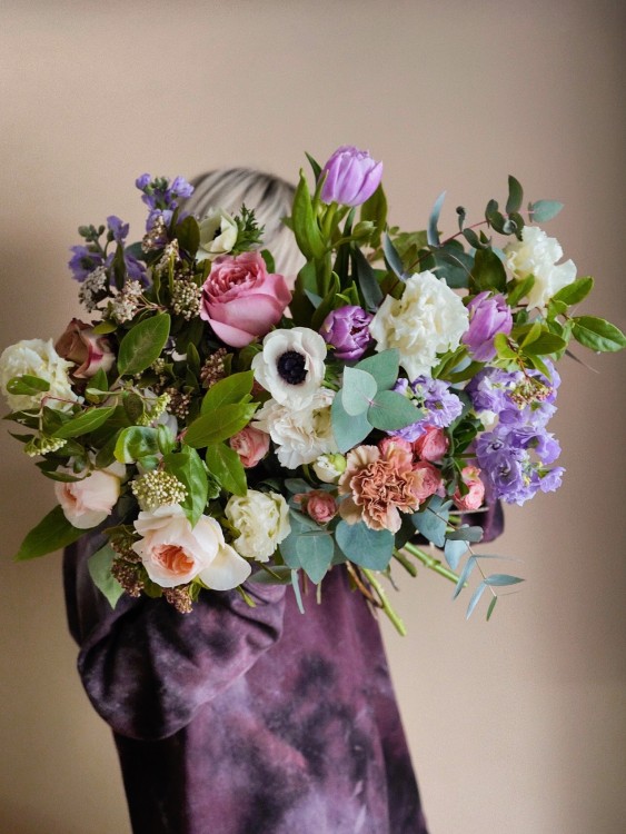 Сказочный сиреневый букет «Принцесса Фиалка» — Городской букет