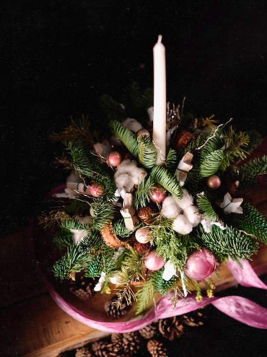 Хвойная композиция «Нежный Леонард» в стильной розовой палитре — Городской букет