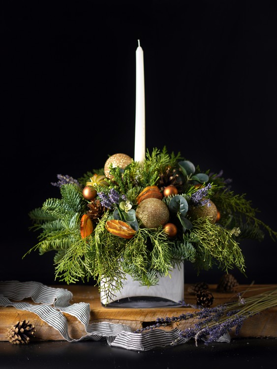 Хвойная композиция «Пряный Людвиг» с лавандой и апельсинами — Городской букет