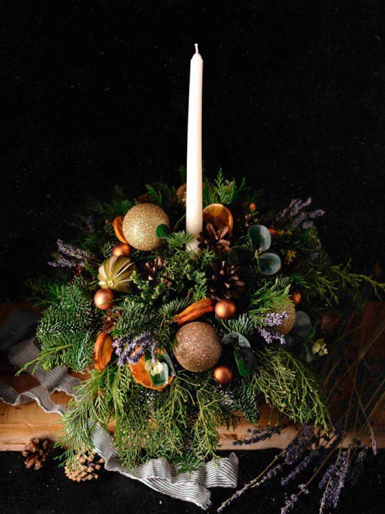 Хвойная композиция «Пряный Людвиг» с лавандой и апельсинами — Городской букет