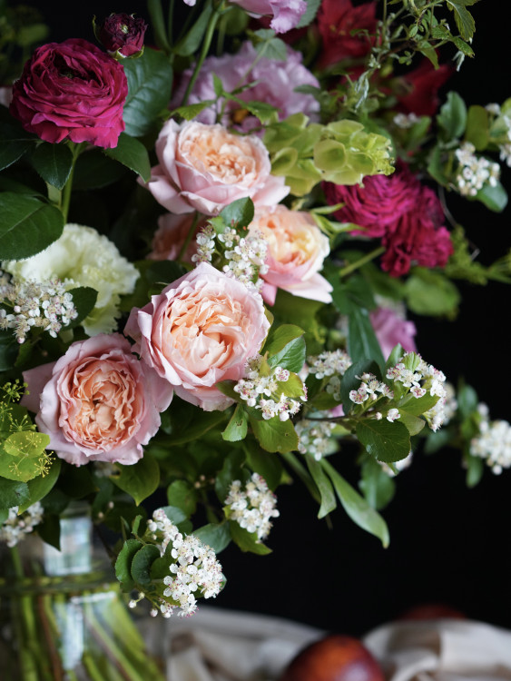 Букет «Живописный сад» с пионовидной кустовой розой &mdash; Городской букет