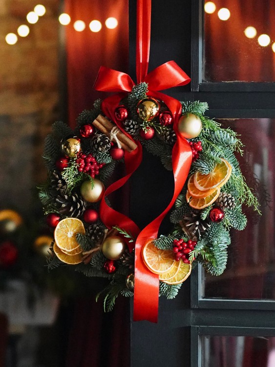 Набор «Рождественский венок» классический в красно-золотой гамме — Городской букет