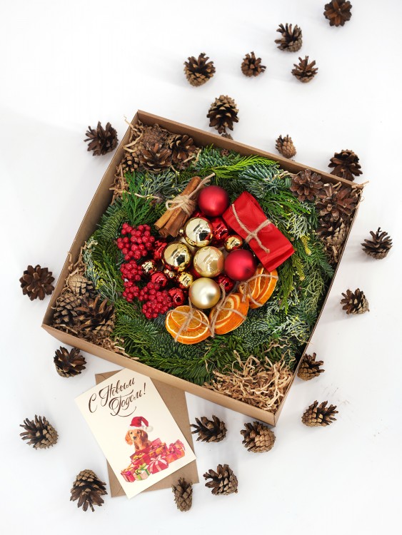 Набор «Рождественский венок» классический в красно-золотой гамме — Городской букет