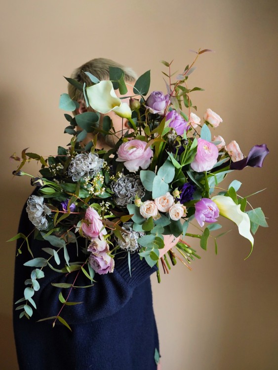 Чарующий букет «Лоренс» в сиренево-розовой гамме — Городской букет