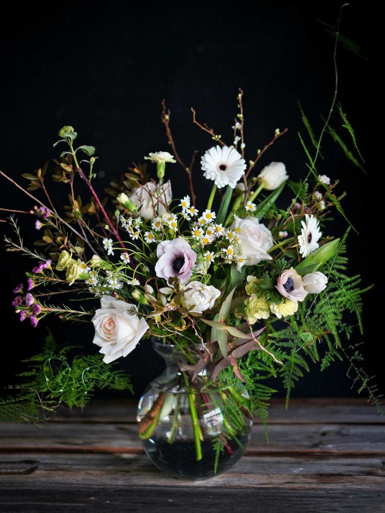 Белоснежный весенний букет «Элис» — Городской букет