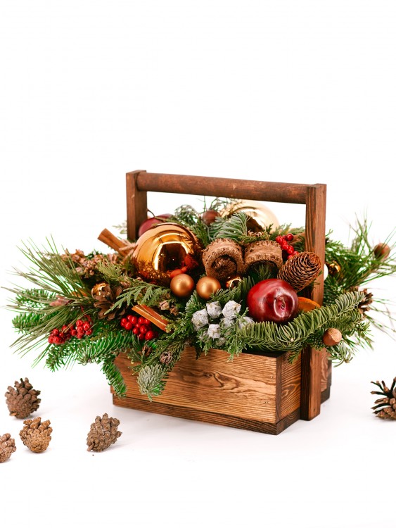 Брутальный шоколадно-золотой ящик «Петтер» &mdash; Городской букет