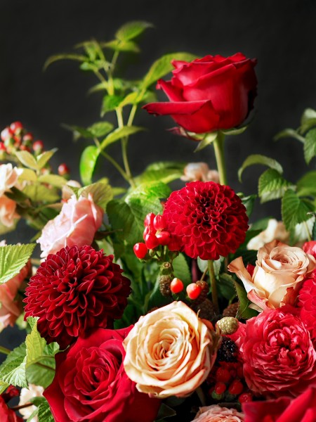 Букет «Эльза» с красными розами, от 5100 руб. фото 2 — Городской букет