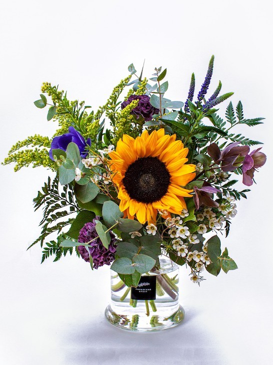 Полевой букет «Марк» с гелиантусом / декоративным подсолнухом — Городской букет