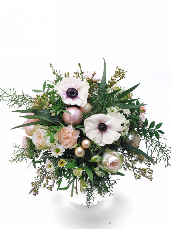 Букет «Первый снег» с белыми анемонами — Городской букет