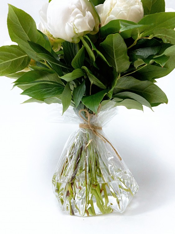 Букет белоснежных пионов — Городской букет