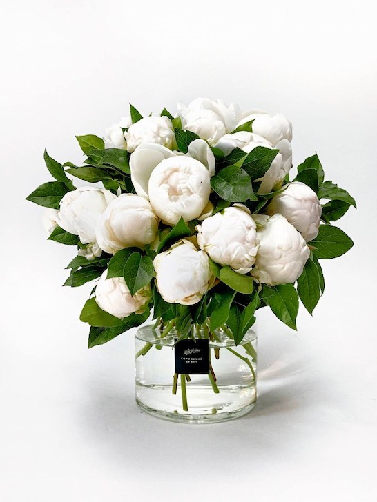 Букет белоснежных пионов — Городской букет