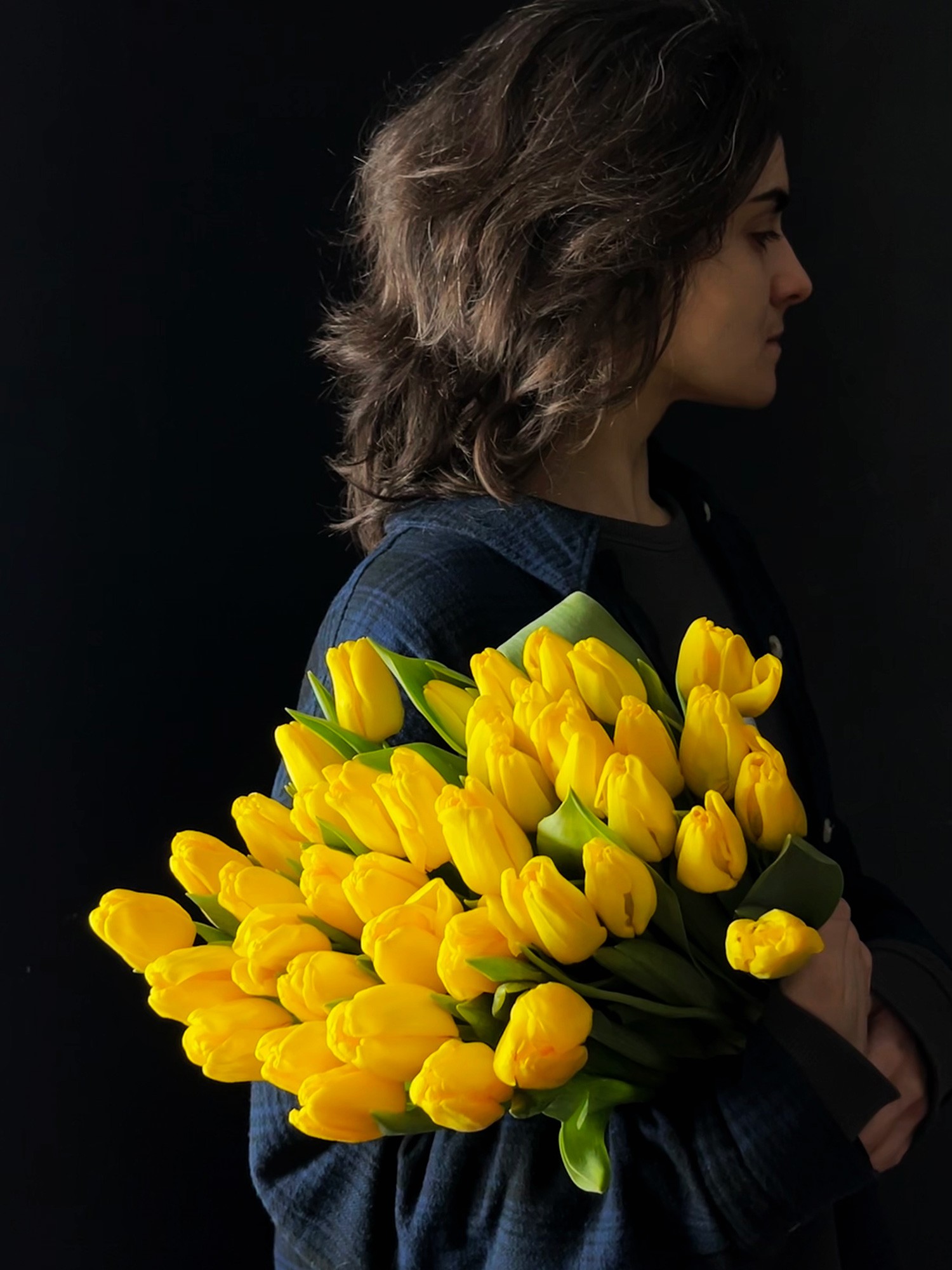 Букет с желтыми тюльпанами фото 1 — Городской букет
