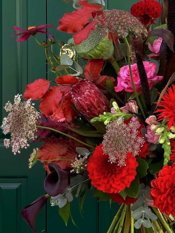 Огненный букет «Аллюр» — Городской букет
