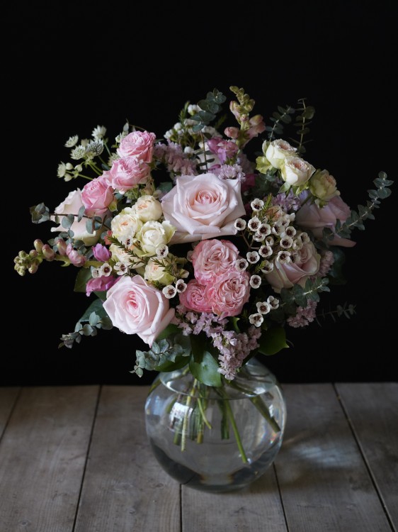 Букет «Акварельная Лу» из нежных роз — Городской букет