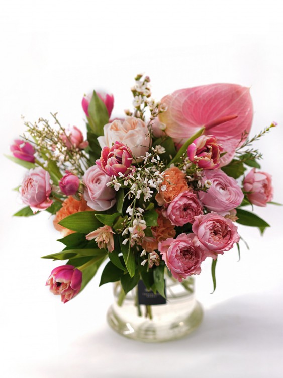 Букет «Румянец» с нежными пионовидными розами — Городской букет