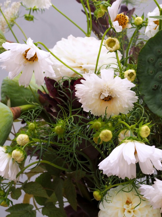 Интерьерная композиция в бело-фисташковой гамме — Городской букет