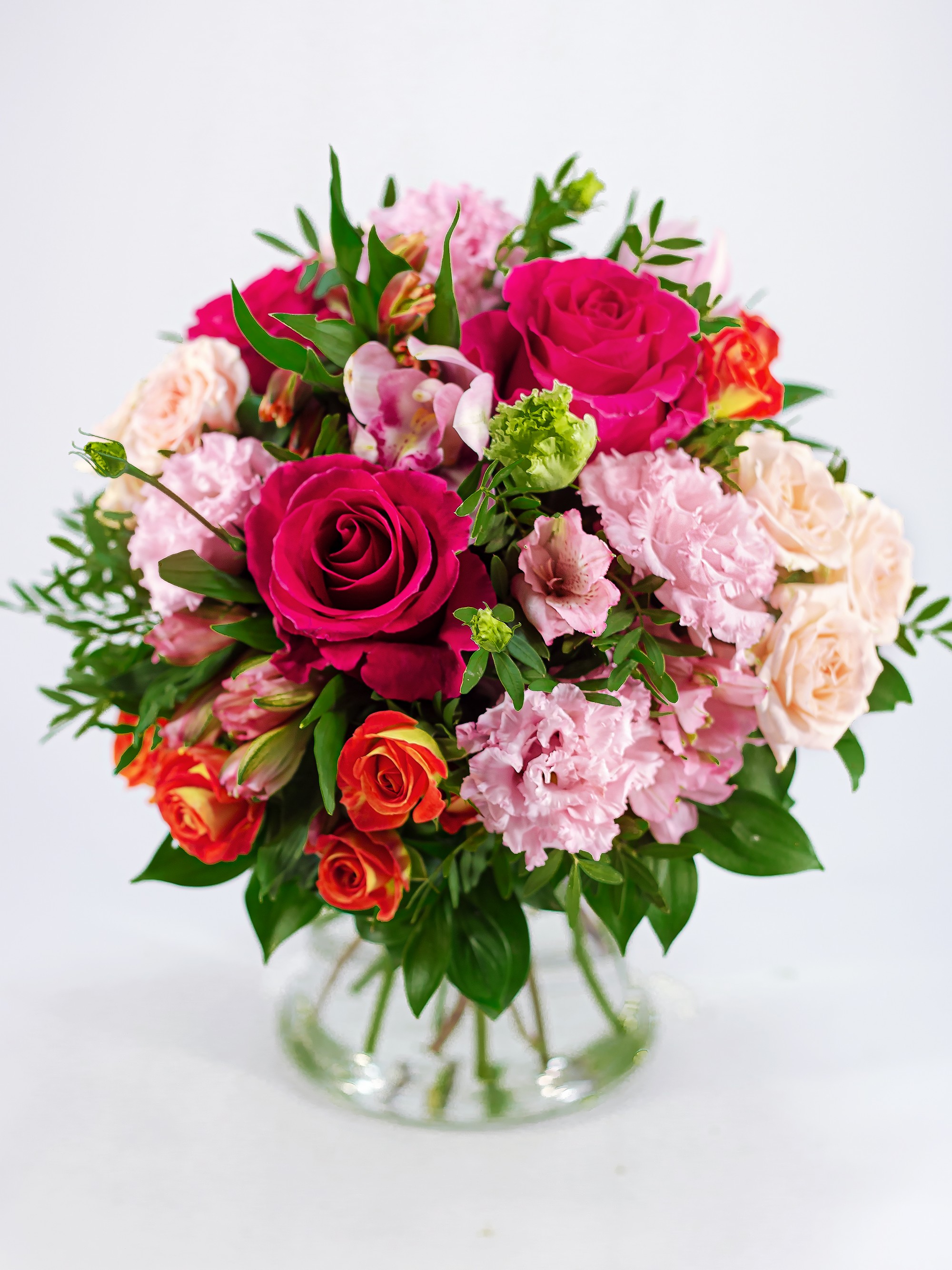 Gpo flowers. Современный нежный яркий букет из роз. Букет комплимент. Мастерская городской букет.