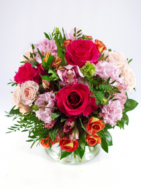 Букет «Сладкий поцелуй» с яркими и нежными розами фото 3 — Городской букет