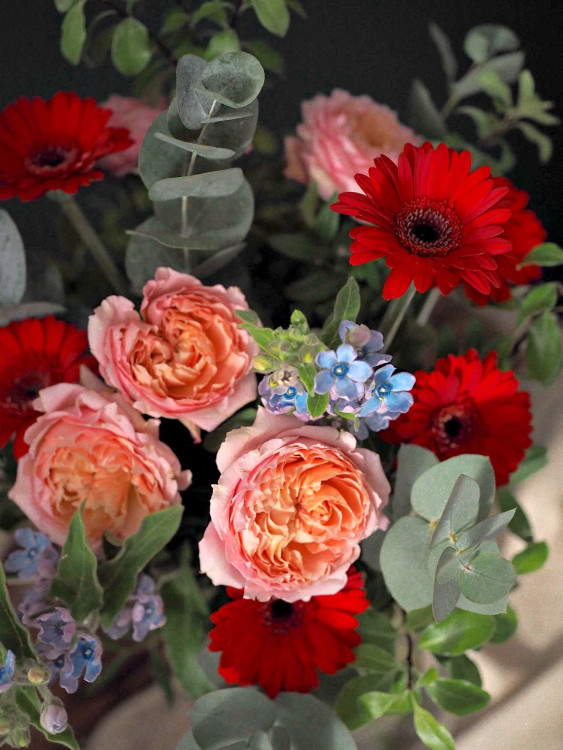 Яркий и нежный букет «Лакки» — Городской букет