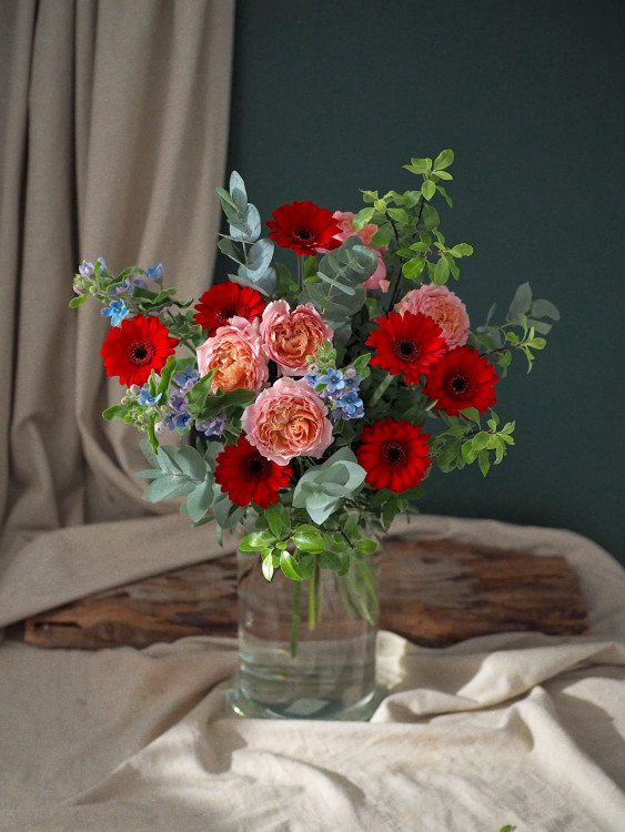 Яркий и нежный букет «Лакки» — Городской букет