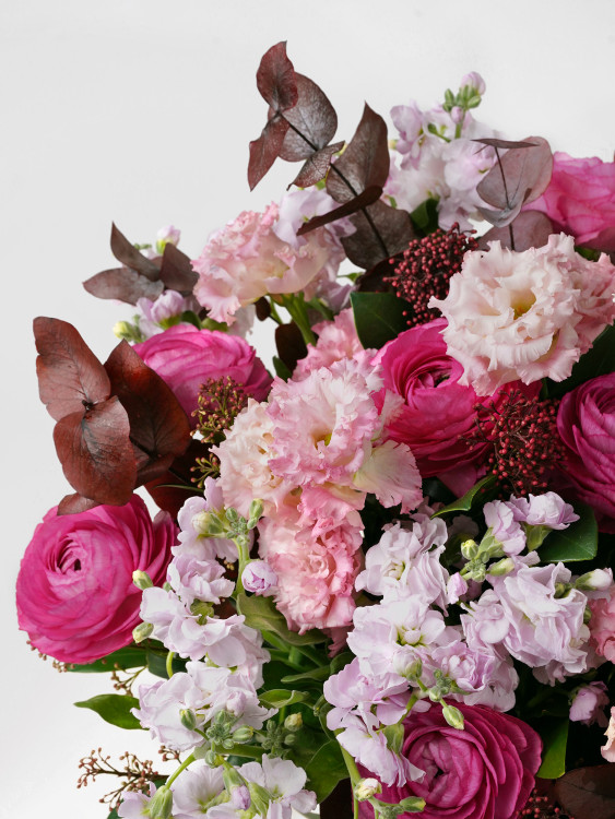 Изысканный букет «Валери» в сладкой ягодной палитре — Городской букет