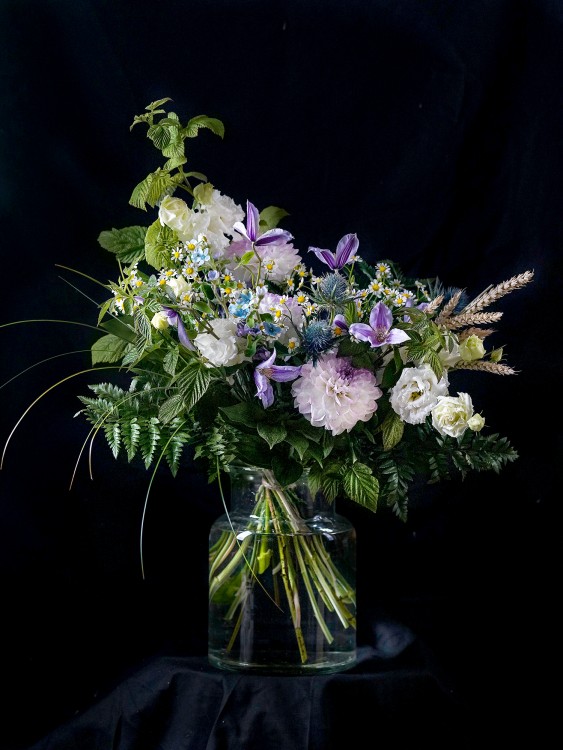 Букет «Хелин» в нежно-сиреневой гамме — Городской букет