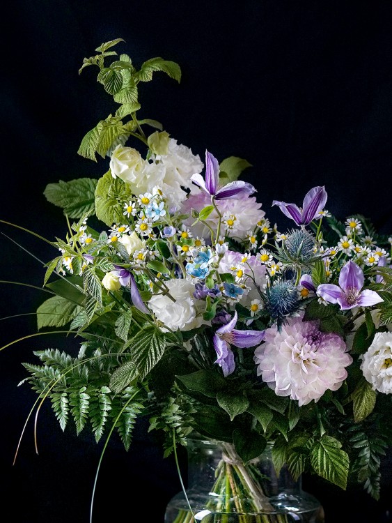 Букет «Хелин» в нежно-сиреневой гамме — Городской букет