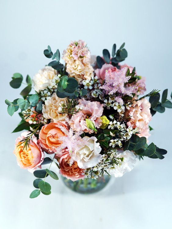 Букет «Лисс» с персиковыми пионовидными розами — Городской букет