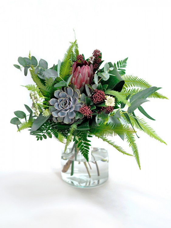 Букет «Руби» с Эхеверией и декоративной зеленью — Городской букет