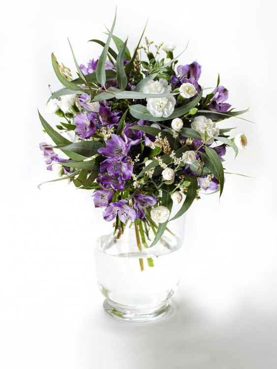 Букет «Фрая» с альстромерией и кустовой гвоздикой &mdash; Городской букет