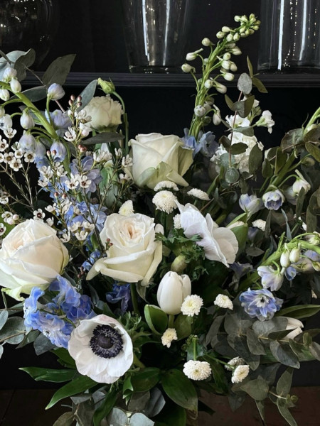 Букет «Лунный свет» с ароматной розой «Вайт О’Хара» фото 2 &mdash; Городской букет