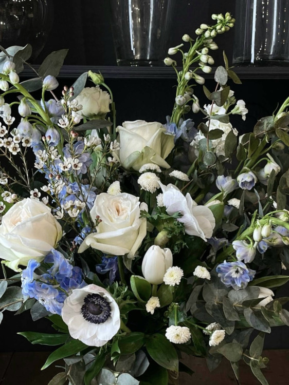 Букет «Лунный свет» с ароматной розой «Вайт О’Хара» &mdash; Городской букет