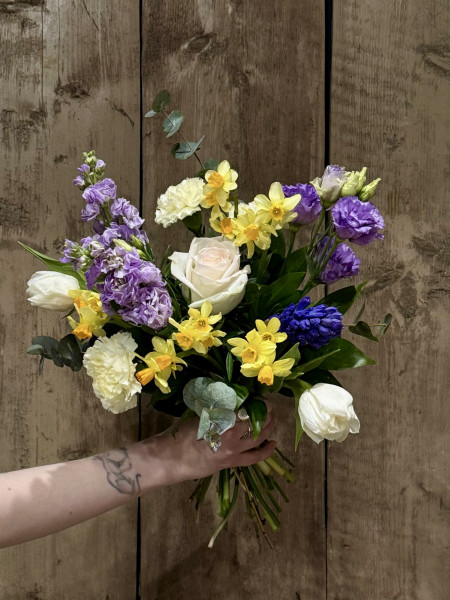 Букет дня — 12 февраля с солнечными нарциссами  фото 1 &mdash; Городской букет